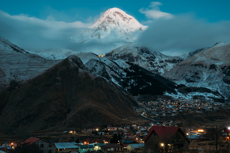 Казбек гора знаменитость